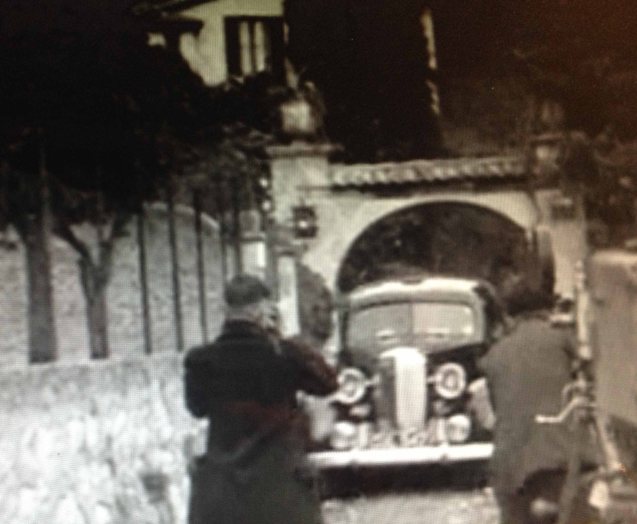 Mrs Simpson’s car arriving back at Villa Lou Viei, Cannes, on 7 December 1936 © British Pathé