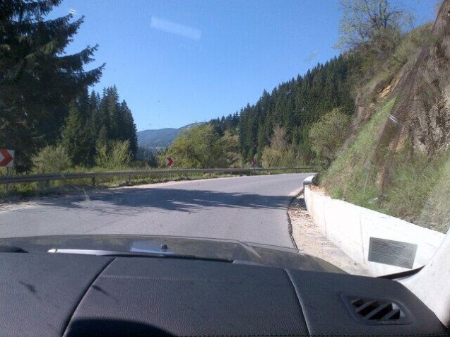 What car is this do you reckon? Land Rover Discovery?