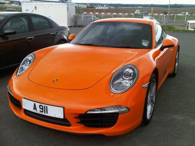 Any excuse to feature a 911: but this car with that number plate has driven the 650km to Le Mans at an average 36mpg according to @PorscheGB_PR. Impressive.