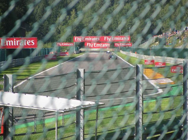 GP2 cars heading up the Kemmel straight.