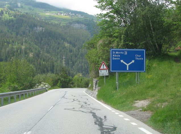 Go left for St Moritz and Albula.