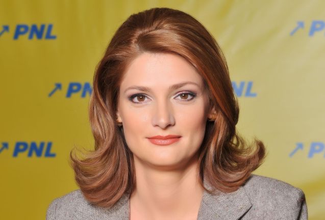 Introducing Ramona Manescu, former lawyer and MEP, now Romania's newly inaugurated Minister for Transport. She's got her work cut out, in the wake of previous fiascos with road constructors Bechtel and Alpine 