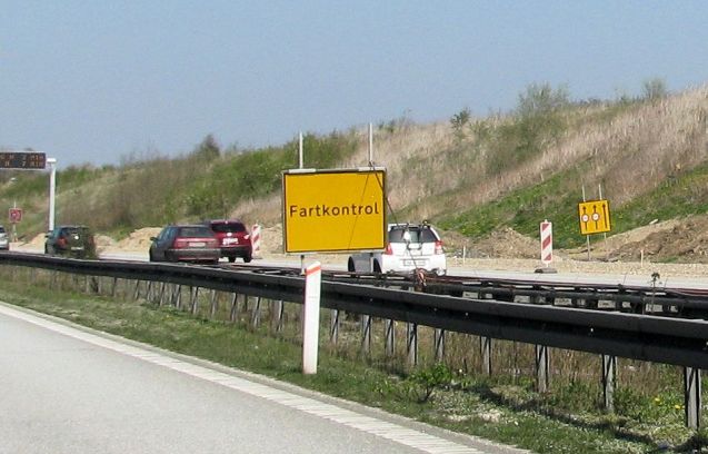 On the E20 south of Copenhagen, speed control during road works. Photo @DriveEurope