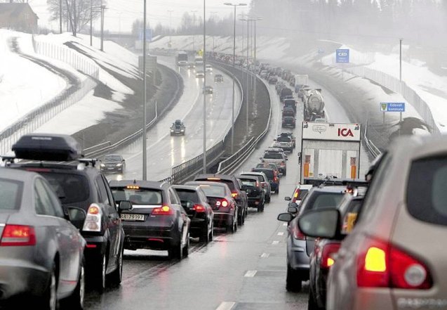 Sit backand relax, you're on holiday! Photo via @Presserom, Vegvesen.no, Norway.