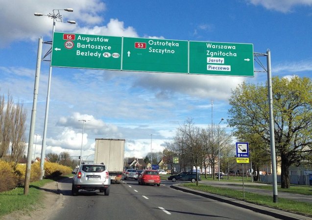 Olsztyn, pop. 175k, right in the middle of the Masurian Lake District in north east Poland with 15 lakes in the city boundary. Of more interest for us right at this moment is that, as you can see, it’s within striking distance – 50 miles – of the Russian enclave, Kaliningrad (formerly Konigsberg).