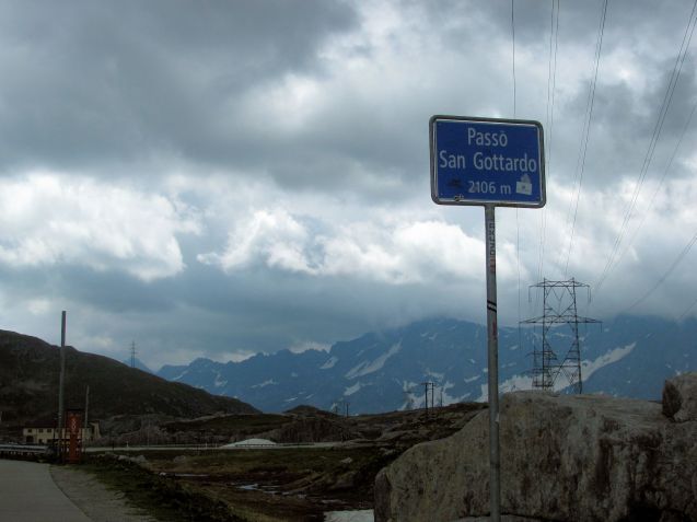Meanwhile, about halfway along the valley, a few metres before the border of Uri and Ticino – the German and Italian speaking parts of Switzerland – is an innocuous looking turnoff to the right for Passo San Gottardo, aka Tremola, the original pass road which peaks a little higher at 2106m.