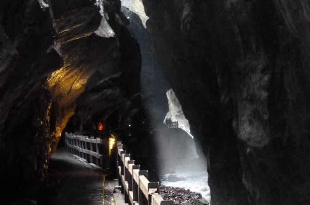 The structure is attracting tourists already, on top of those who already come to visit the hot springs further down the Tamina Gorge, so narrow at this point there’s barely room for a path. The springs put this region on the map in the first place, hence ‘Bad’ Ragaz. Photo Wikipedia.