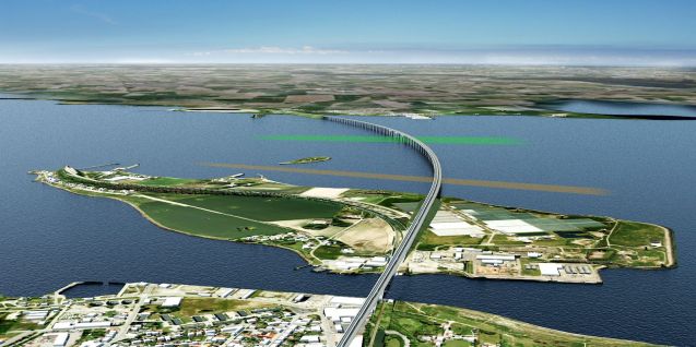 Denmark: construction starts next year on the new 4km Storstrom Bridge between Zealand and Falster islands in Denmark, on the direct route between Copenhagen and Hamburg. It will replace the existing bridge, just to the west, and opens in 2021. Meanwhile, building also starts next year on the Fehmarn Tunnel to finally connect Falster with the German mainland. It will be the world’s longest combined rail and road tunnel at 17.6km and is also expected to open in 2021.