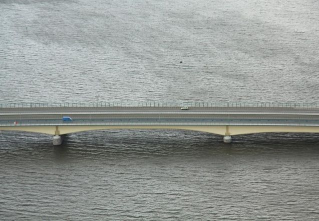 More great road art from Polish roads directorate @GDDKia, this time of national road 61 across Zegrze Reservoir, a popular weekender 