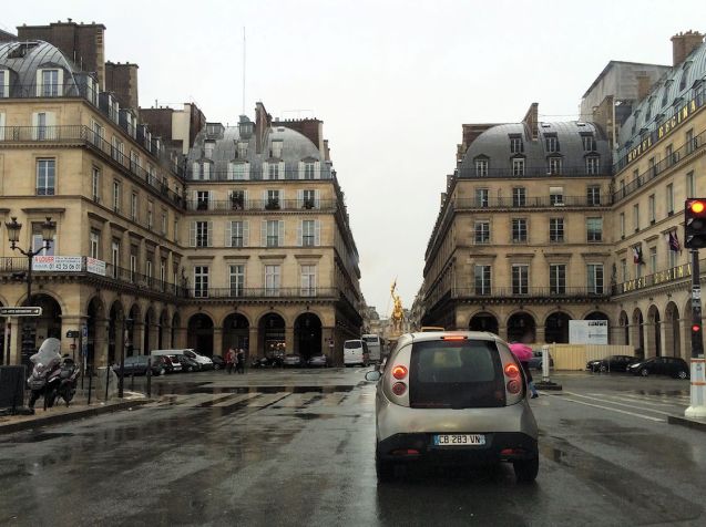 Place des Pyramides and the gold statue of Joan of Arc.