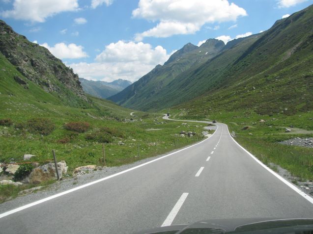 The eastern descent of Silvretta Hochalpenstrasse.