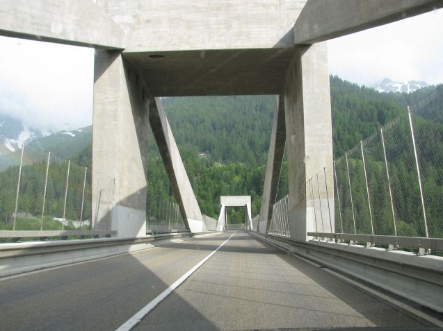 Considering Ganter Bridge – Ganterbrucke - was built 1976-1980 it is wearing well.