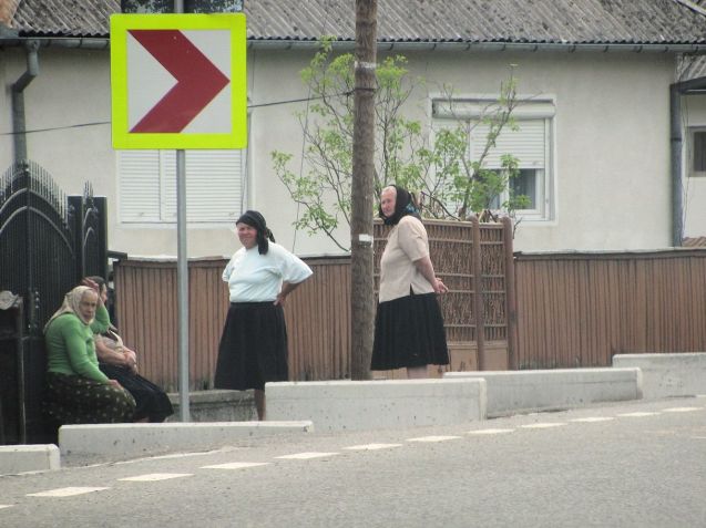 Romanian babushkas chewing the fat at the end of the day. While some Romanian roads off the beaten track leave a lot to be desired, up here to the west of the Carpathians, just to the south of the Ukraine border, they are brand new.