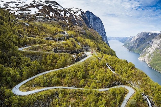Norway's Lysevegen Road.