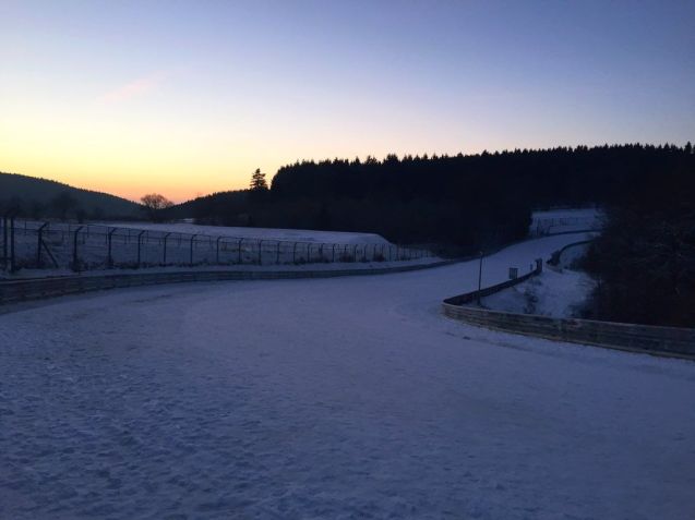 a beautiful sunrise, a snow covered Nordschleife and -10 degrees Celsius