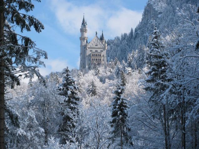The fairy tale beautiful Neuschwanstein Castle – built by mad King Ludwig in – a few miles from Fussen at the top of Fernpass.
