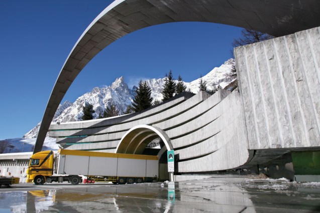 Comparing and contrasting the Mont Blanc and Gotthard Tunnels, for queues and costs. More later.