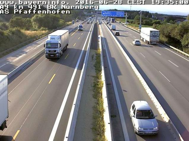 The A9 Nuremberg-Munich at Pfaffenhofen gets the works this summer: narrow lanes, contraflow and reduced speed limit. Avoid at all costs. Photo Bayern.info