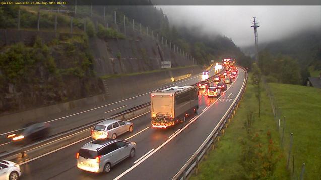 It looked pretty bad at the Gotthard Tunnel at 05:30BST - in fact, the delay southbound was only 30mins and it was clear northbound. How much longer will that go on?